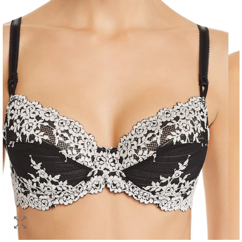 Wacoal Black and White Floral Lace Underwire Bra - Two-Tone Support